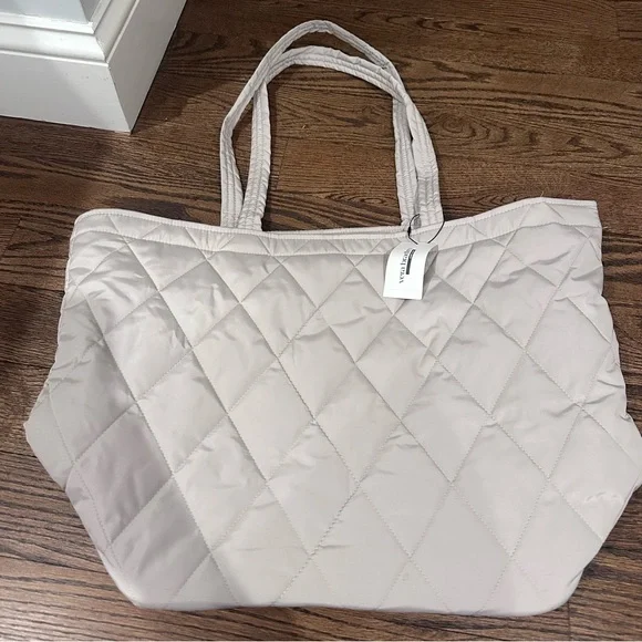 Vera Bradley Outlet Grand Tote NWT - Picture 3 of 5